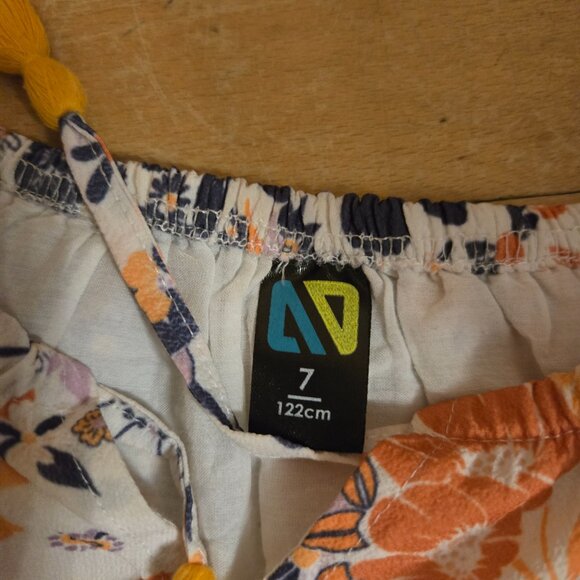 Girls dress - Picture 2 of 2